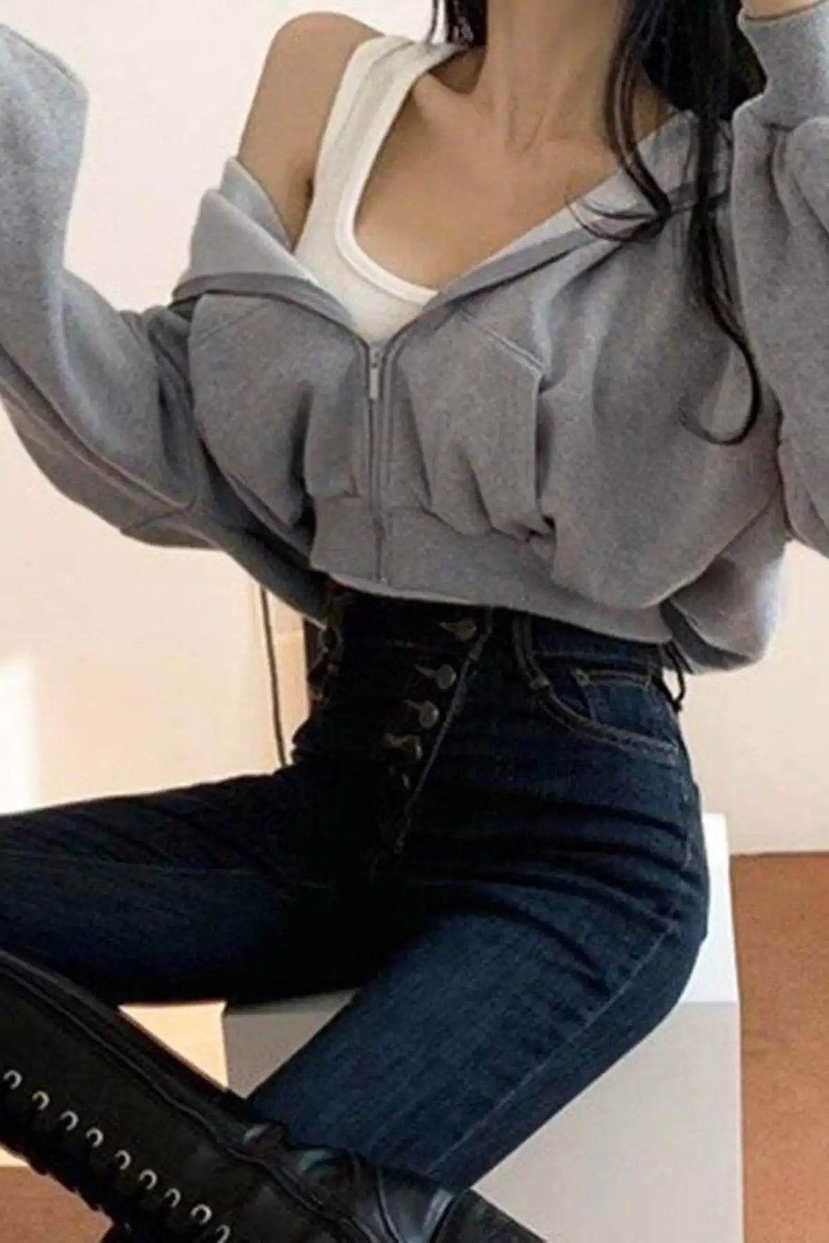 Gri Korse Kesim Kapüşonlu Crop Hırka